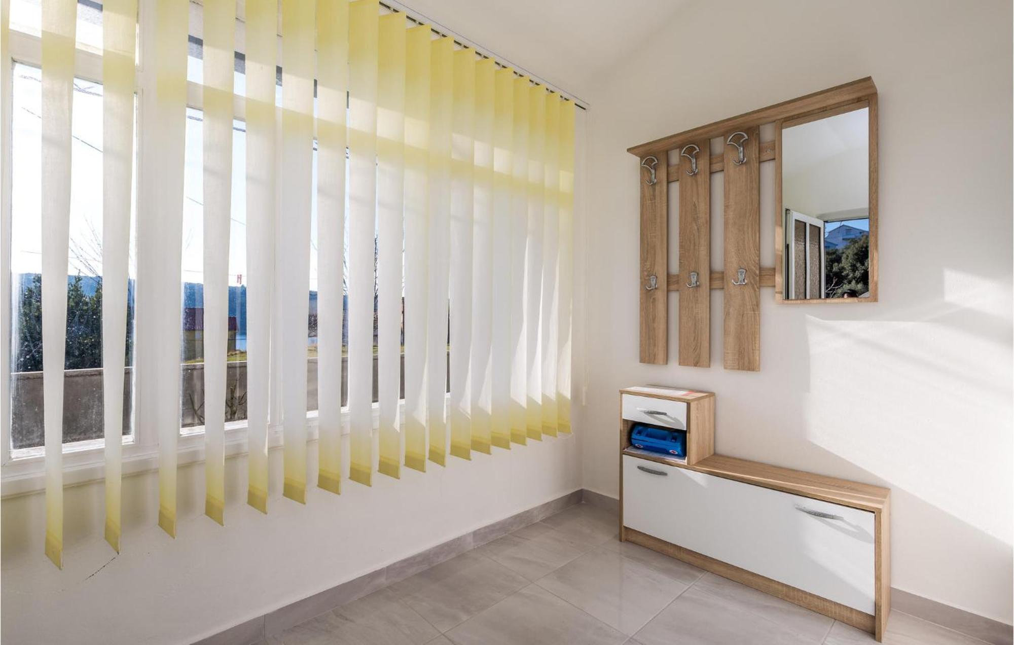 Pet Friendly Apartment In Kampor With Kitchen Dış mekan fotoğraf