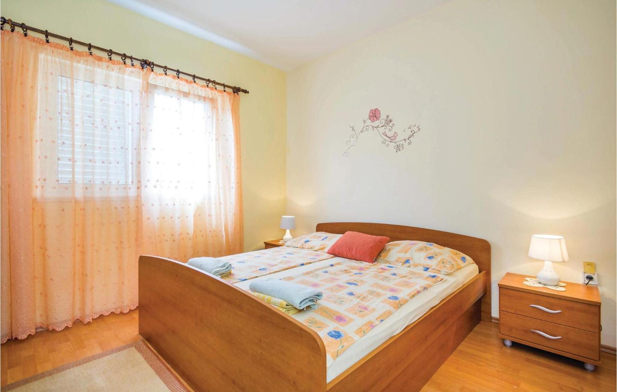 Pet Friendly Apartment In Kampor With Kitchen Dış mekan fotoğraf